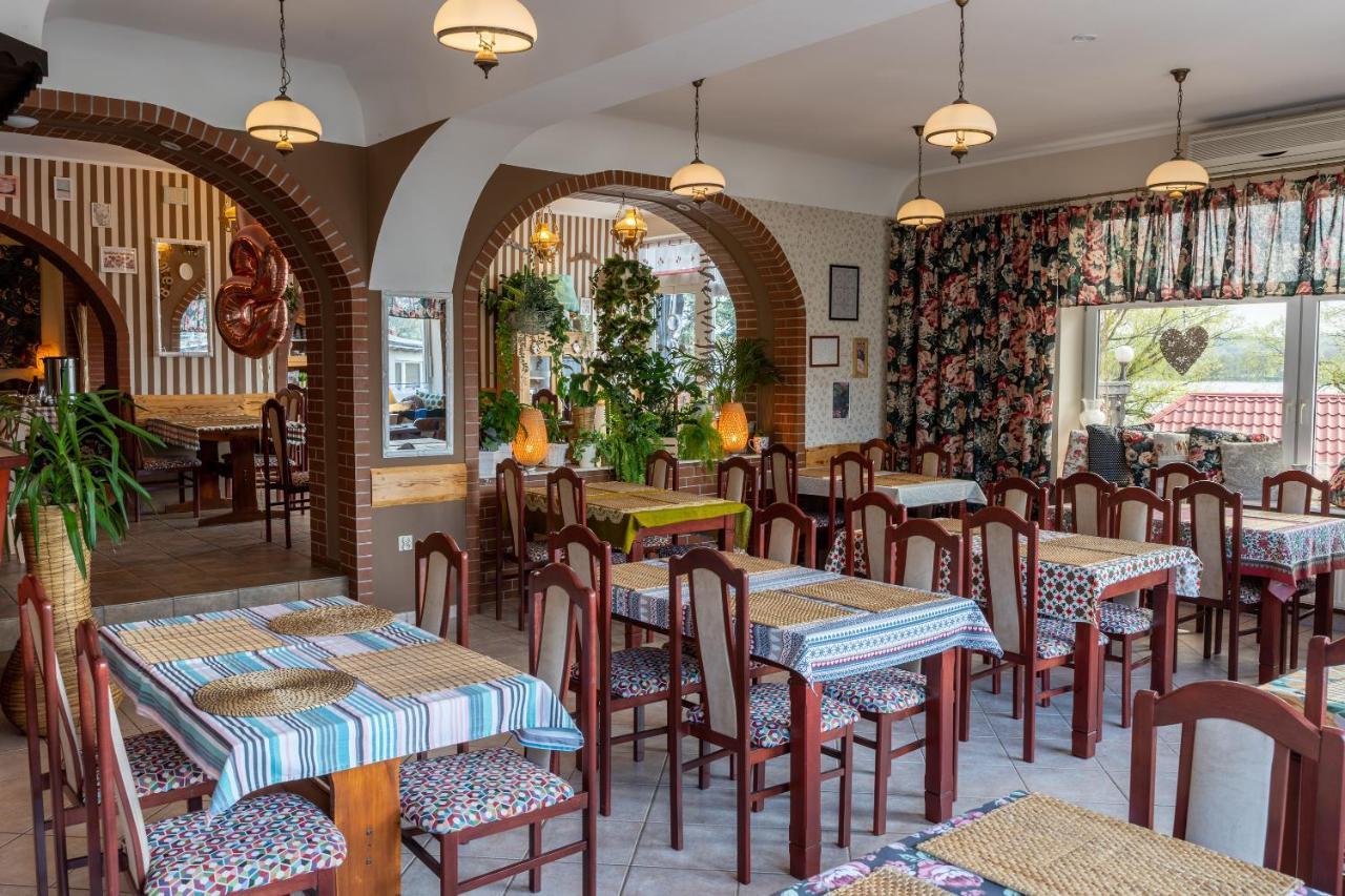Gosciniec Skolimowka Restauracja I Pokoje Ze Sniadaniem Na Kaszubach Хмельно Экстерьер фото