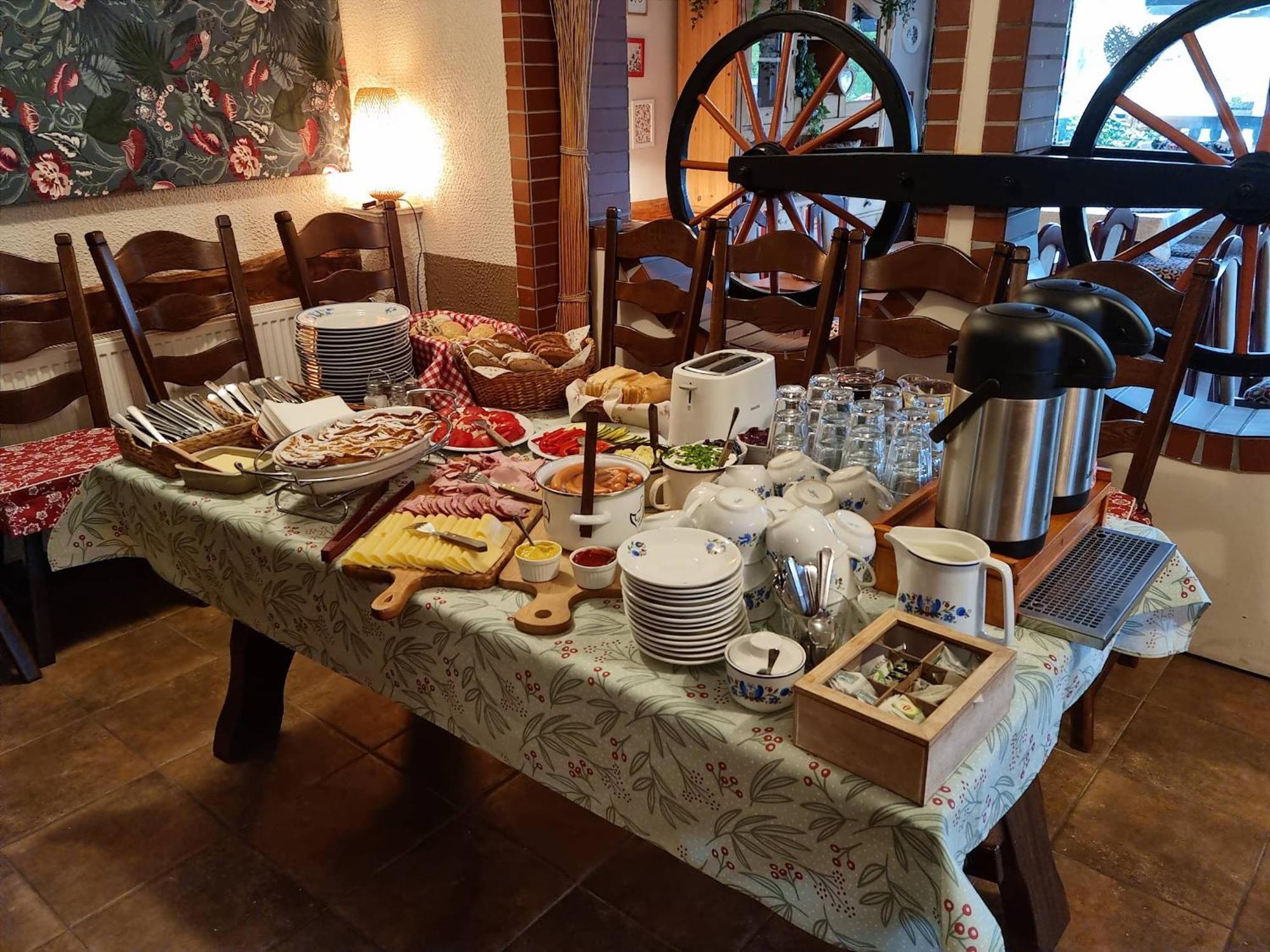 Gosciniec Skolimowka Restauracja I Pokoje Ze Sniadaniem Na Kaszubach Хмельно Экстерьер фото